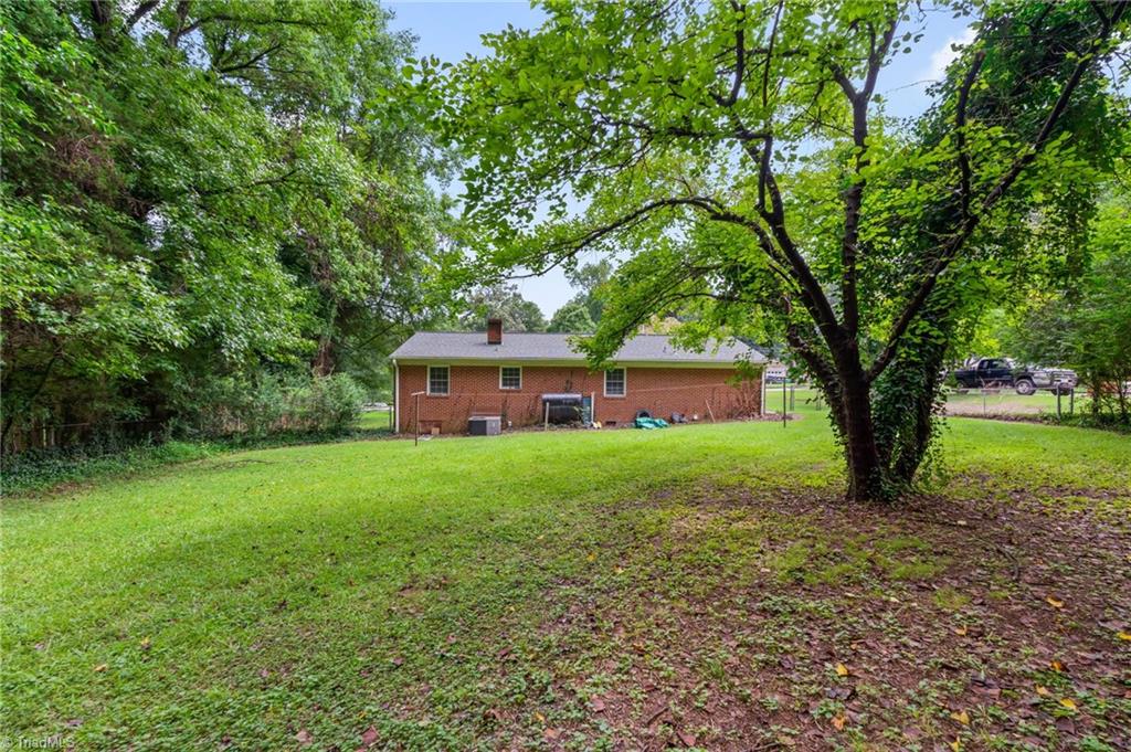 206 Pine Ridge Drive High Point, NC 27262 - Photo 26 of 39 Gallery Image 26
