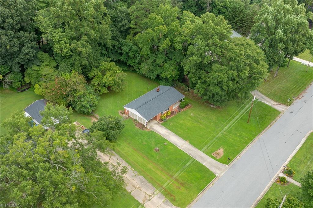 206 Pine Ridge Drive High Point, NC 27262 - Photo 29 of 39 Gallery Image 29