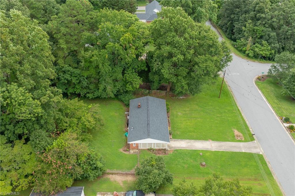 206 Pine Ridge Drive High Point, NC 27262 - Photo 30 of 39 Gallery Image 30