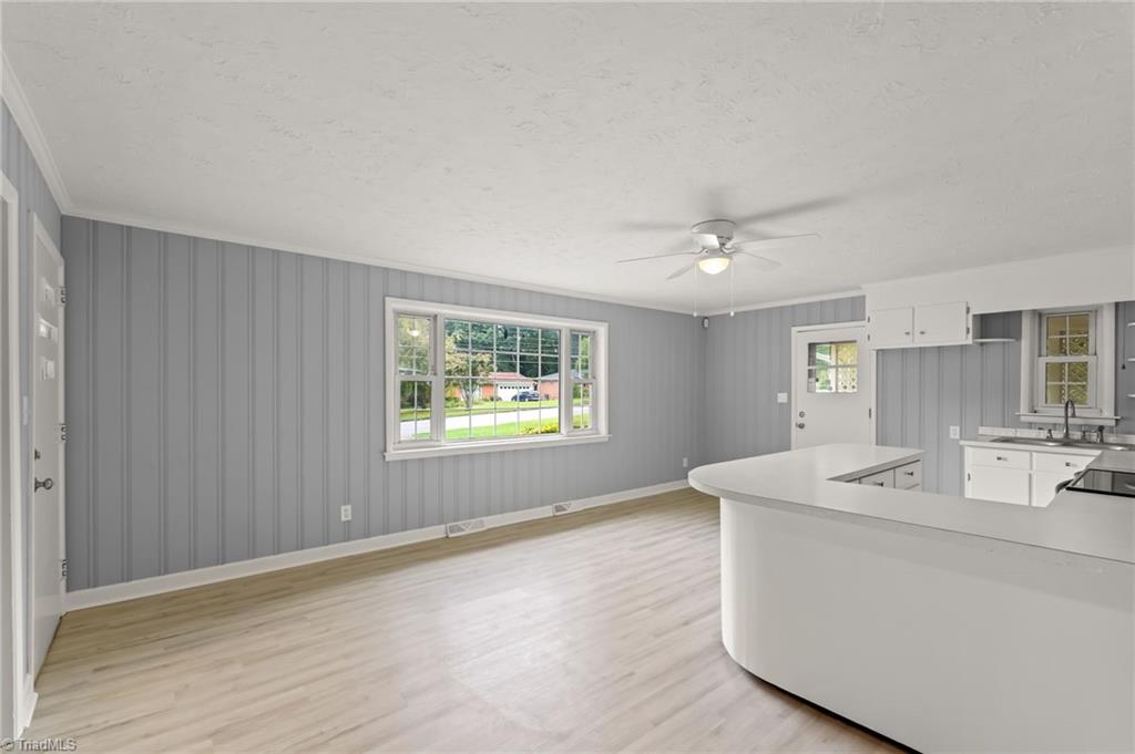 206 Pine Ridge Drive High Point, NC 27262 - Photo 7 of 39 Gallery Image 7