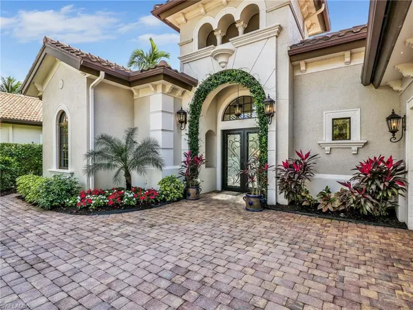 $1,645,000 | 8862 Shenendoah Circle, Naples, FL 34113