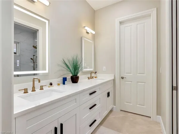 $1,645,000 | 8862 Shenendoah Circle, Naples, FL 34113