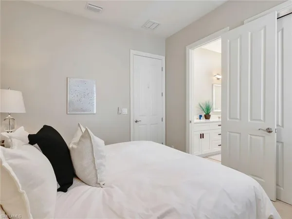 $1,645,000 | 8862 Shenendoah Circle, Naples, FL 34113