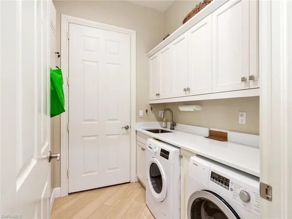 $1,645,000 | 8862 Shenendoah Circle, Naples, FL 34113