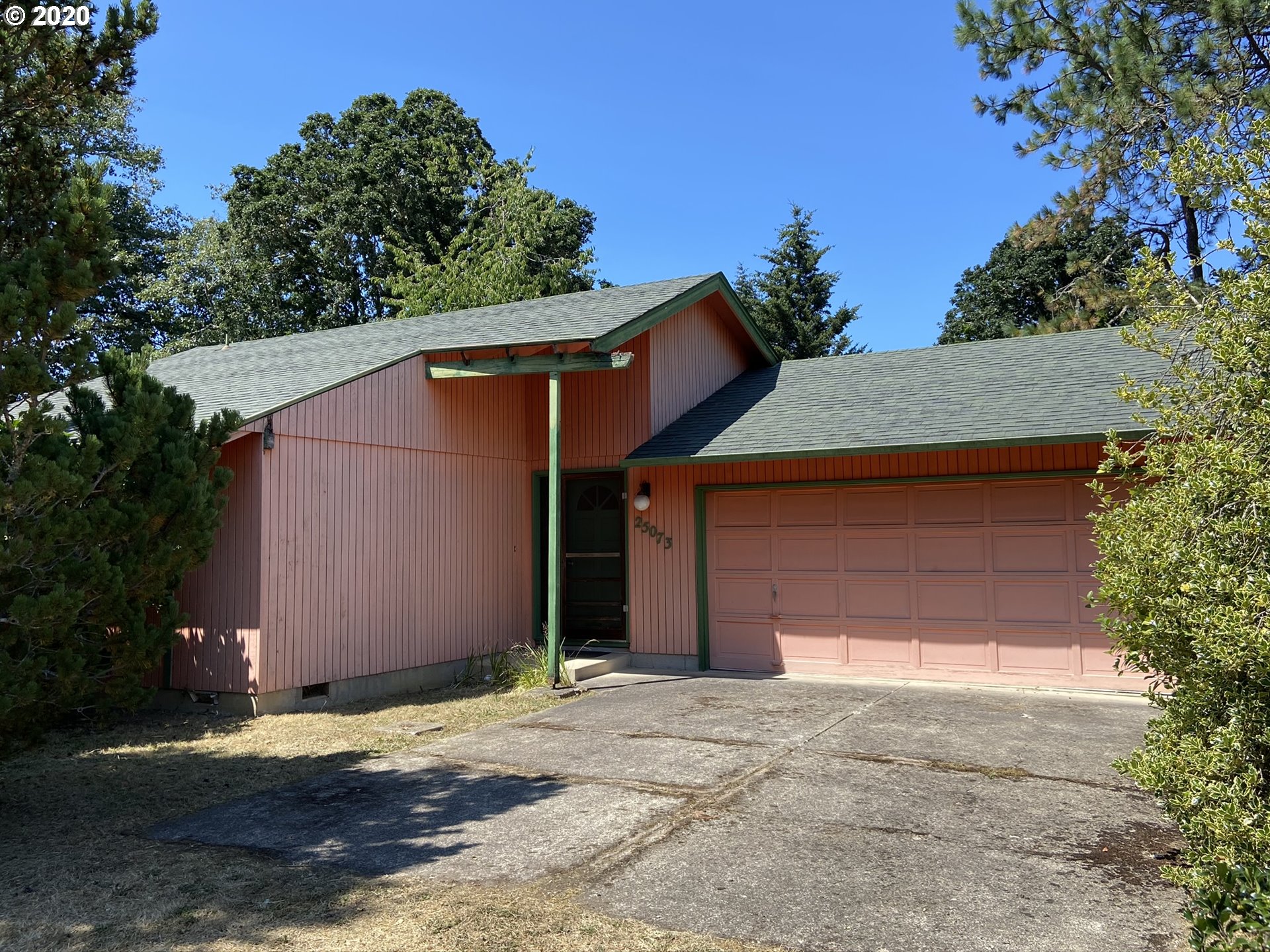 25073 Perkins Road Veneta, OR 97487 - Photo 2 of 32 Gallery Image 2