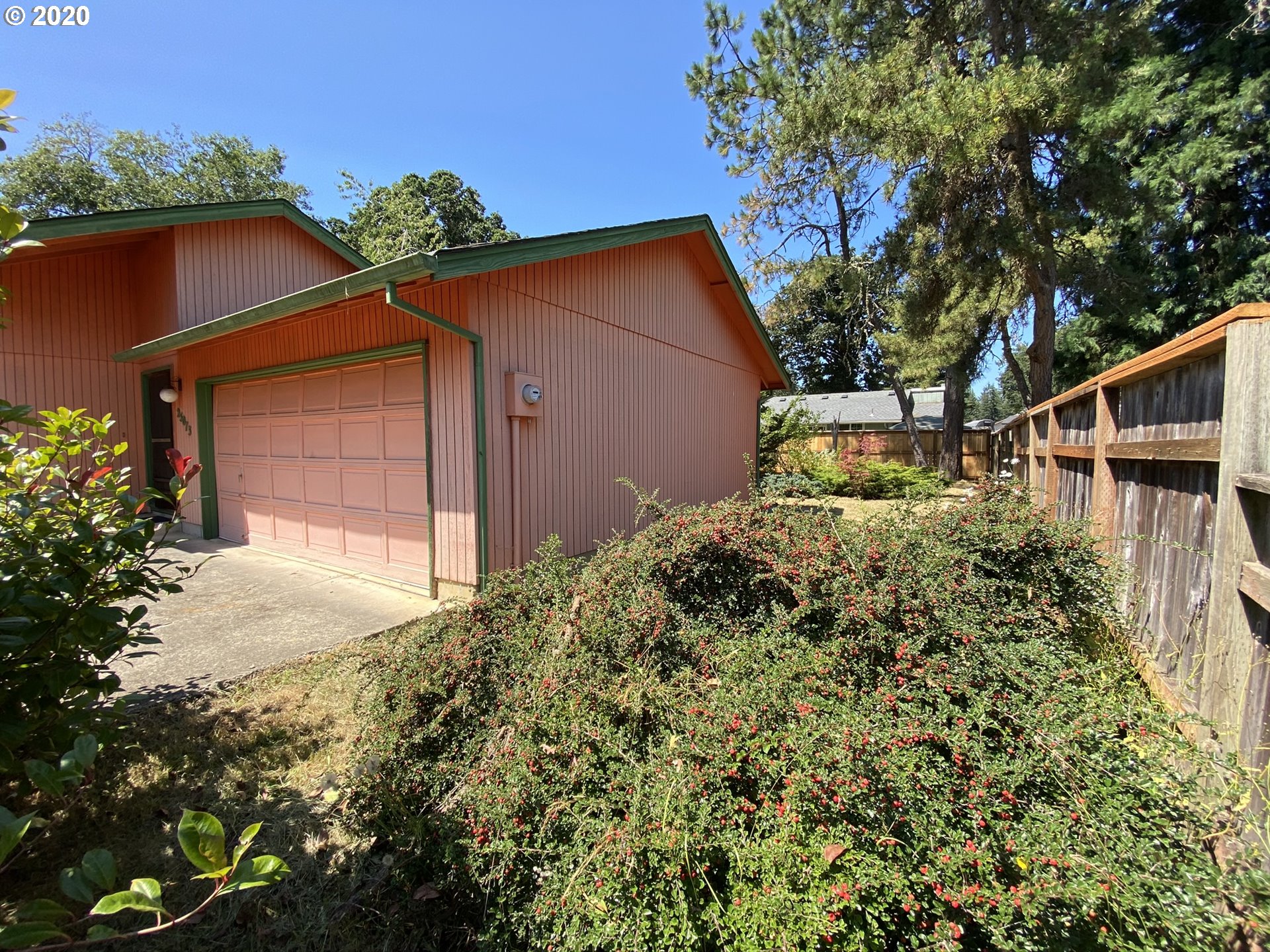 25073 Perkins Road Veneta, OR 97487 - Photo 5 of 32 Gallery Image 5