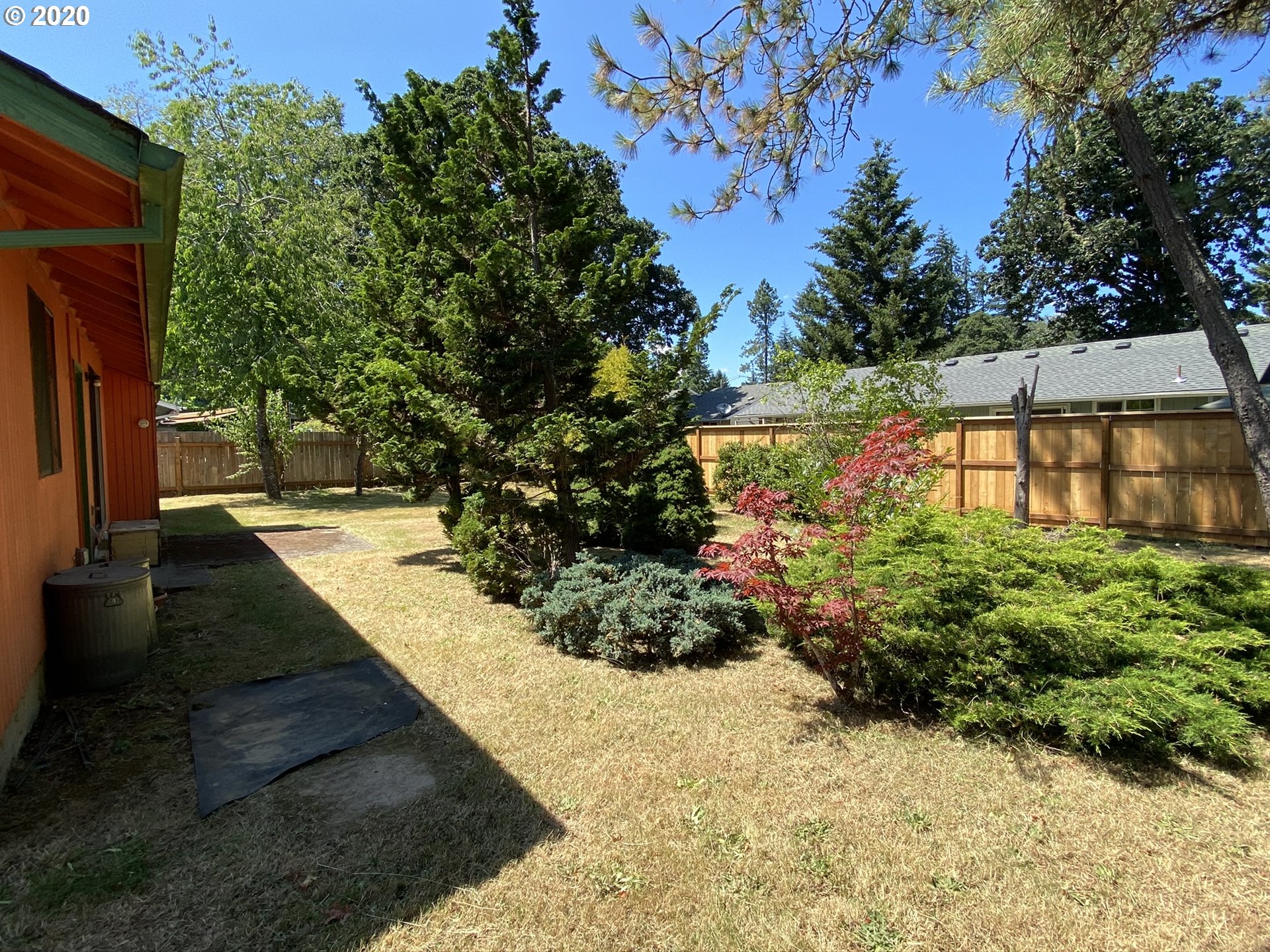25073 Perkins Road Veneta, OR 97487 - Photo 7 of 32 Gallery Image 7