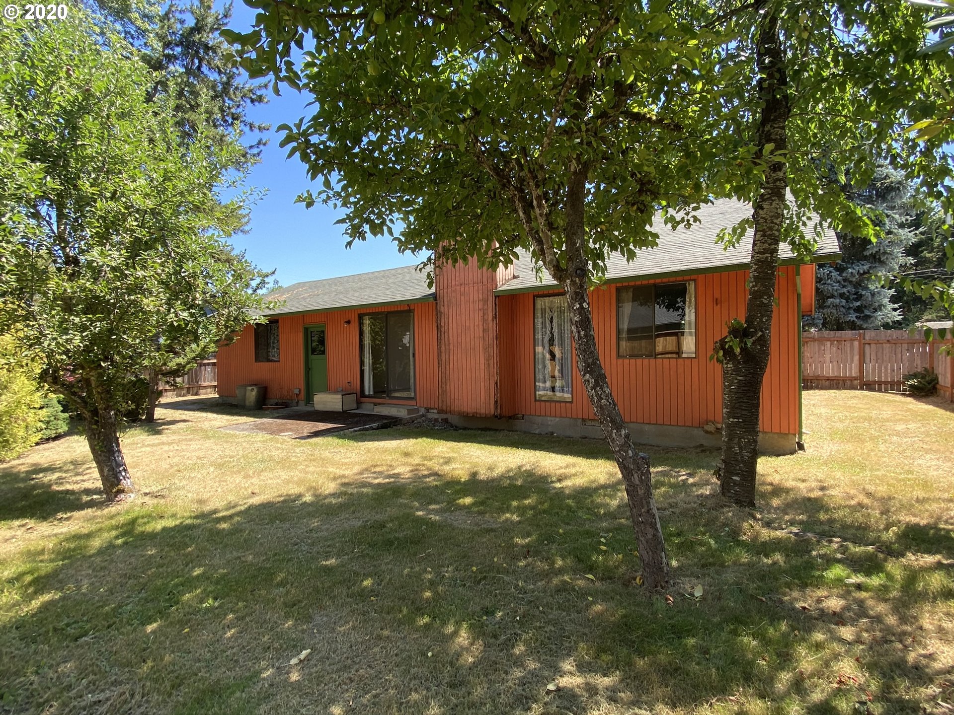 25073 Perkins Road Veneta, OR 97487 - Photo 8 of 32 Gallery Image 8