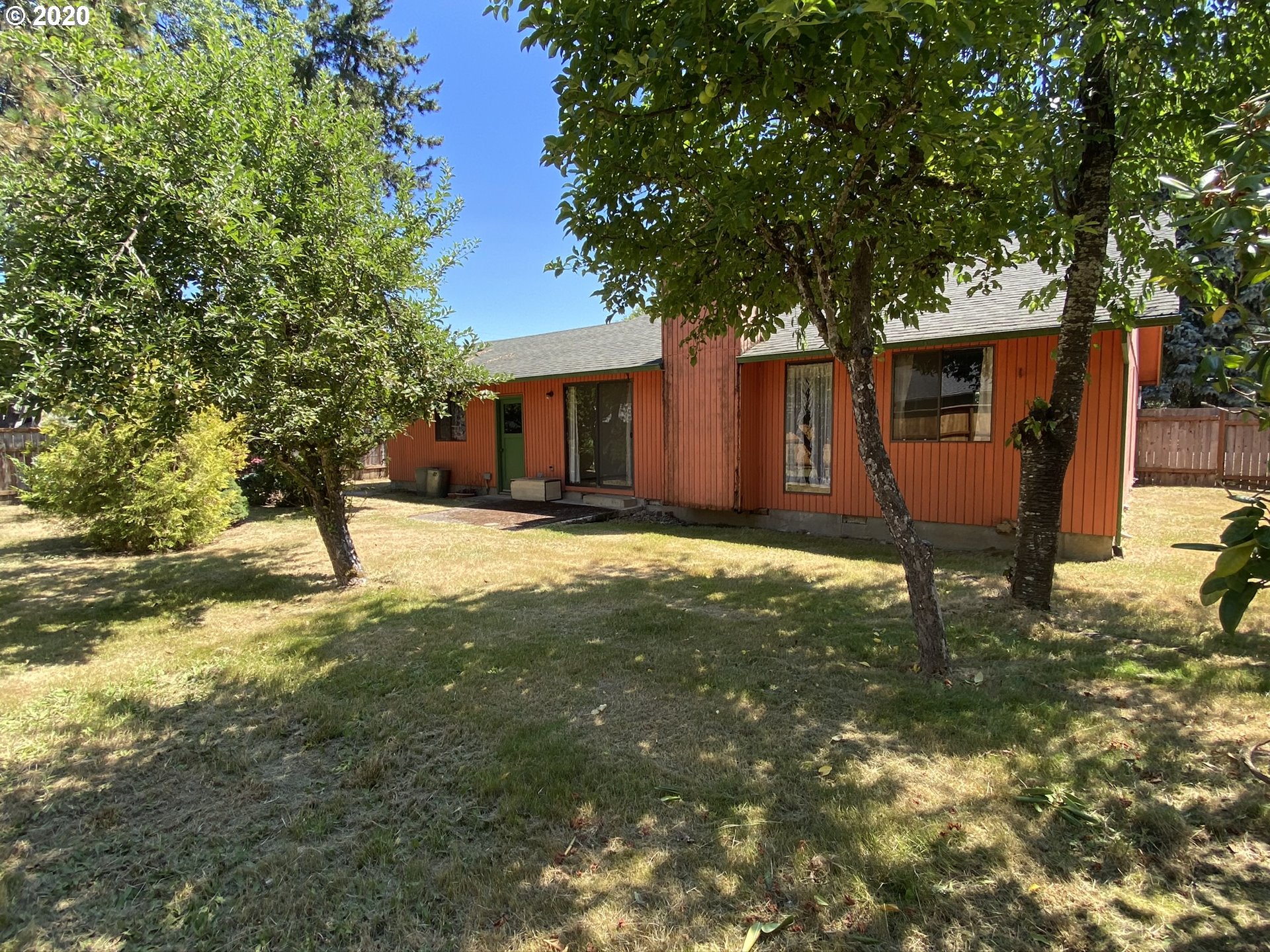 25073 Perkins Road Veneta, OR 97487 - Photo 9 of 32 Gallery Image 9