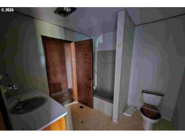 830 3rd Street Southeast Bandon, OR 97411 - Photo 8 of 16