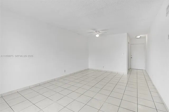 $1,800 | 2775 Taft Street, Unit 301, Hollywood, FL 33020