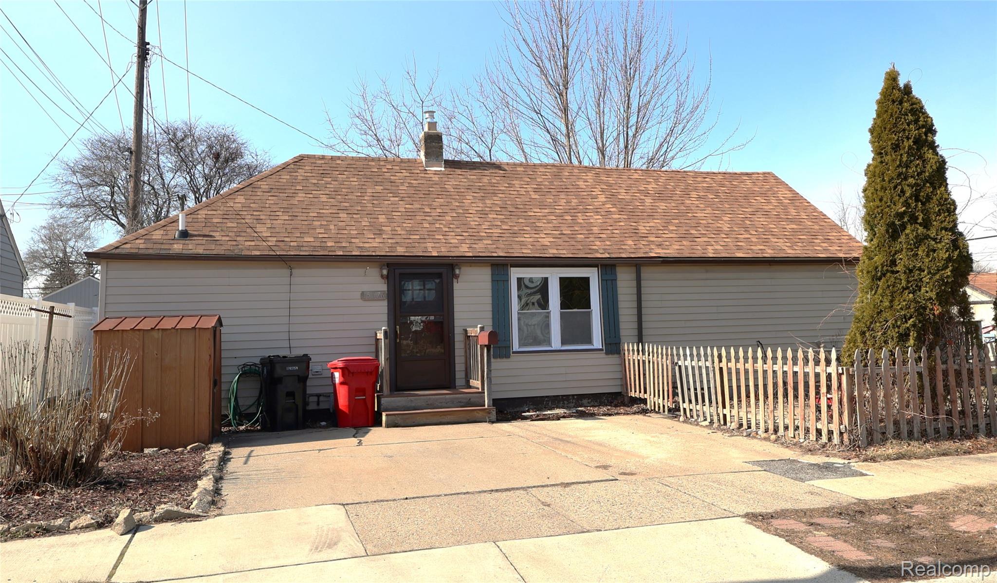 15676 Frazho Road Roseville, MI 48066 - Photo 1 of 20 Front.JPG