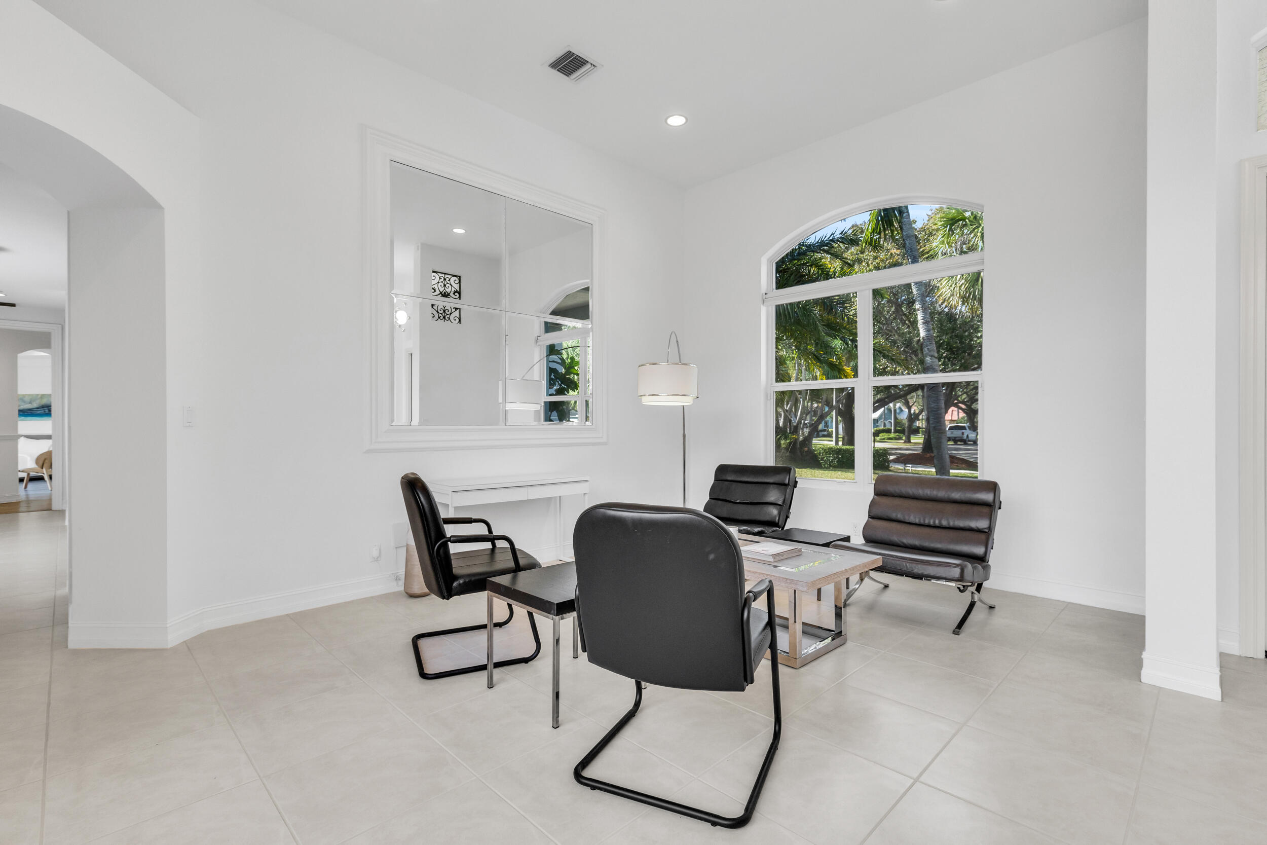 2375 Rabbit Hollowe Circle Delray Beach, FL 33445 - Photo 14 of 62 Living Room