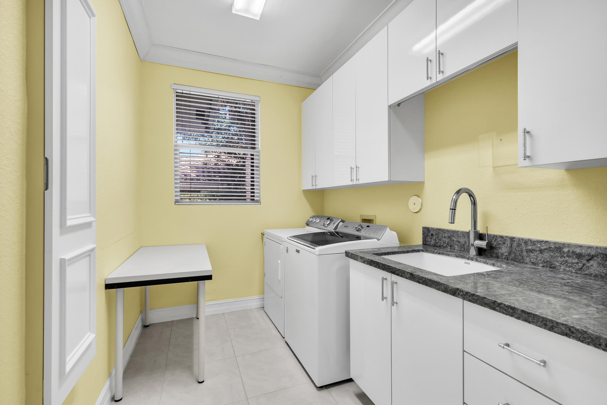 2375 Rabbit Hollowe Circle Delray Beach, FL 33445 - Photo 21 of 62 Enormous Laundry Room