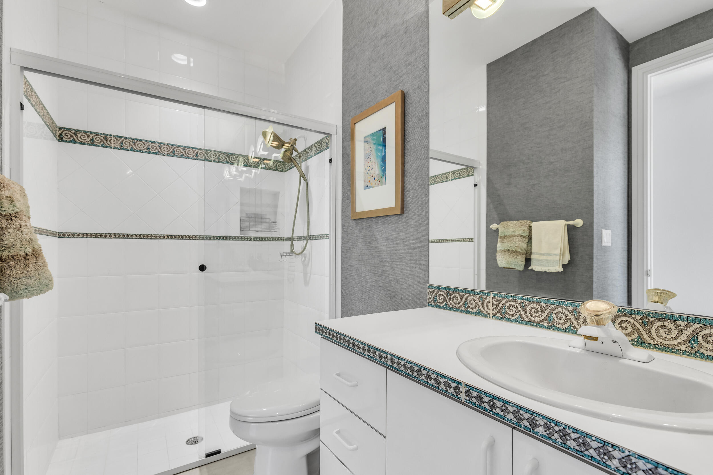 2375 Rabbit Hollowe Circle Delray Beach, FL 33445 - Photo 35 of 62 Bathroom in Guest Bedroom2
