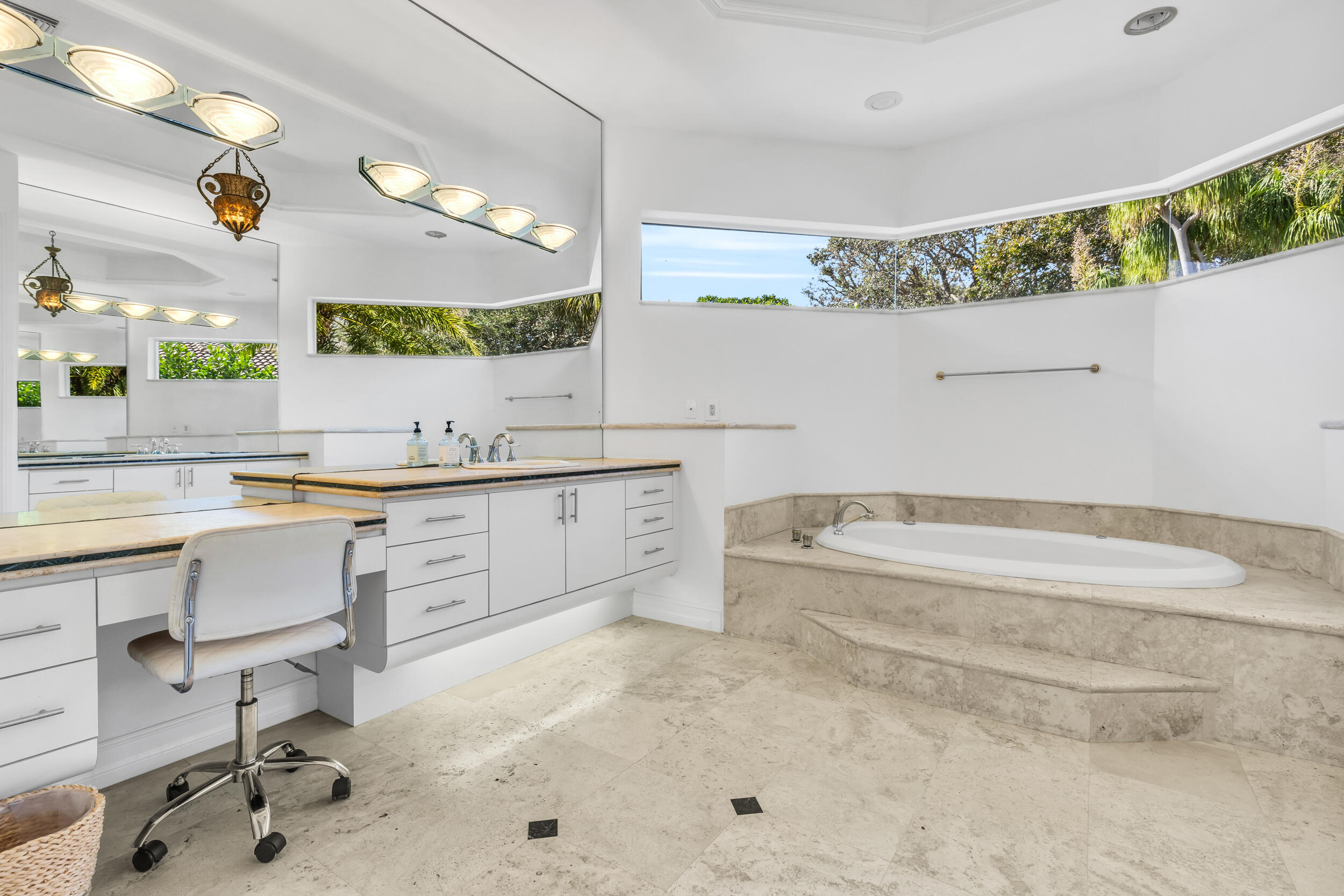 2375 Rabbit Hollowe Circle Delray Beach, FL 33445 - Photo 46 of 62 Primary Ensuite Bathroom