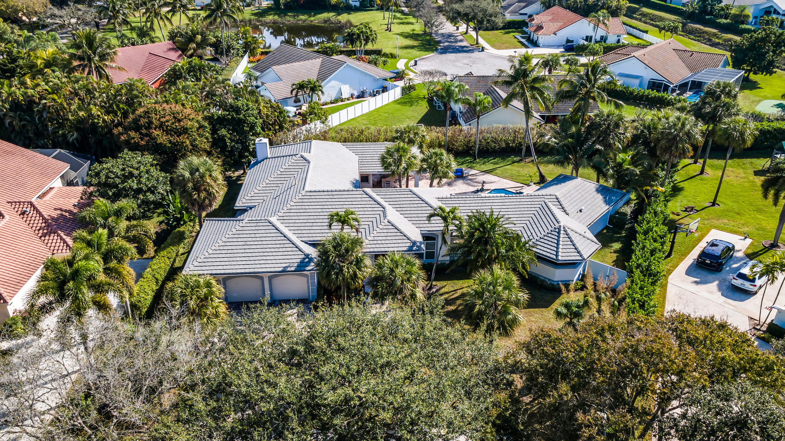 2375 Rabbit Hollowe Circle Delray Beach, FL 33445 - Photo 5 of 62 Custom Courtyard Style Home on 1/2 Acre