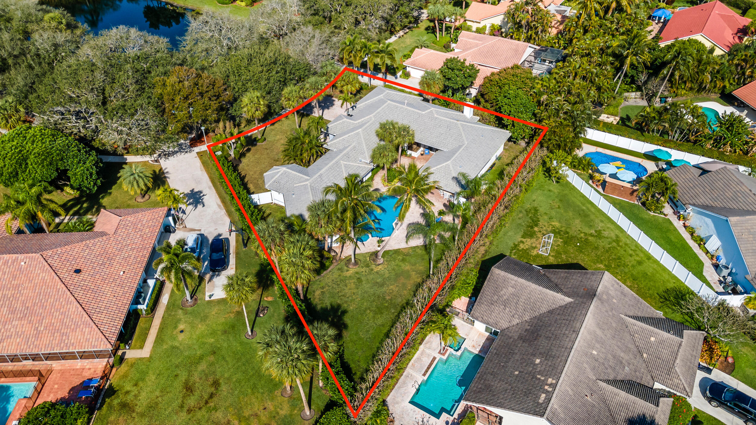 2375 Rabbit Hollowe Circle Delray Beach, FL 33445 - Photo 7 of 62 Custom Courtyard Style Home on 1/2 Acre