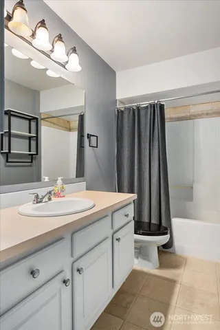 $449,950 | 5589 Lakemont Boulevard Southeast, Unit 1702, Bellevue, WA 98006