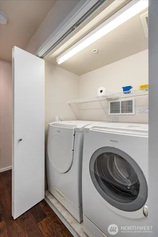 $449,950 | 5589 Lakemont Boulevard Southeast, Unit 1702, Bellevue, WA 98006