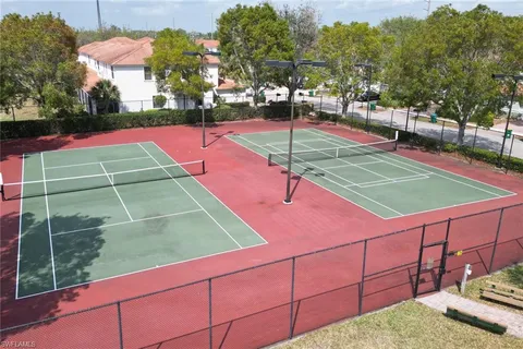 a tennis court that has tennis net