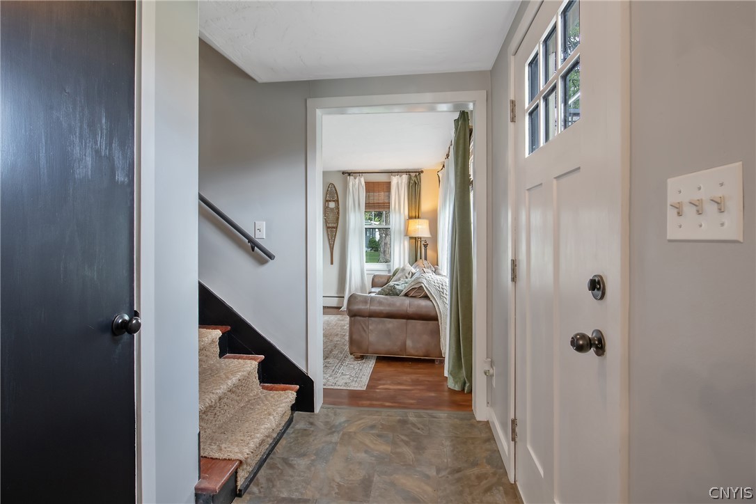 339 West Genesee Street Sullivan, NY 13037 - Photo 16 of 45 Front entrance - foyer
