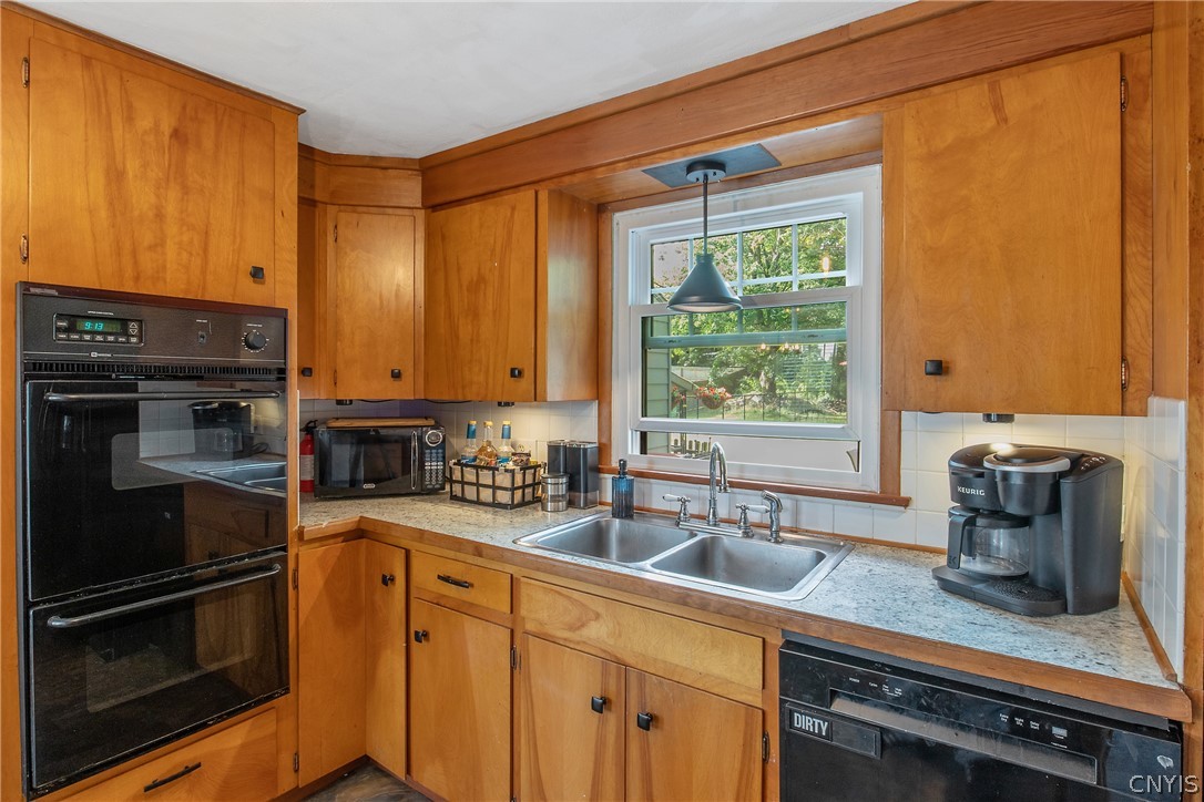 339 West Genesee Street Sullivan, NY 13037 - Photo 10 of 45