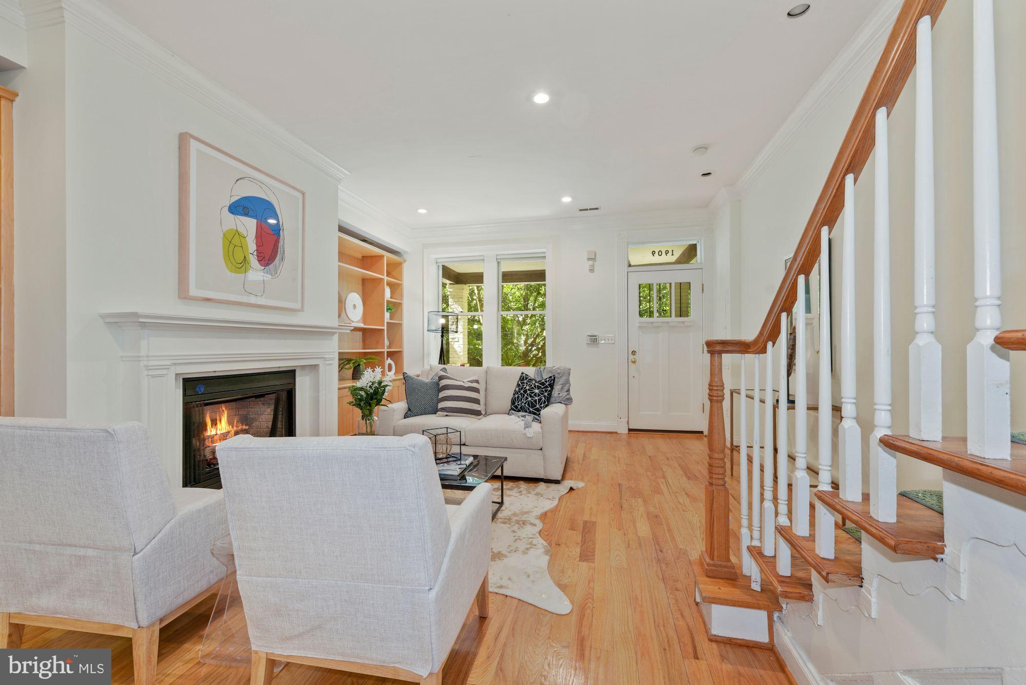 1909 Park Road Northwest Washington, DC 20010 - Photo 5 of 28 Living Room