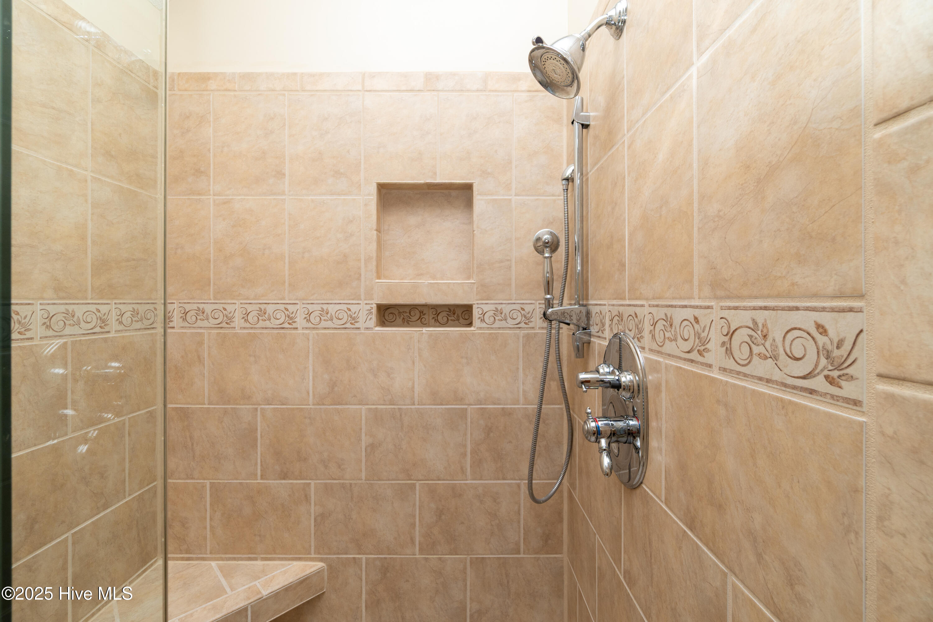 122 Dozier Road Moyock, NC 27958 - Photo 18 of 30 Bathroom 1