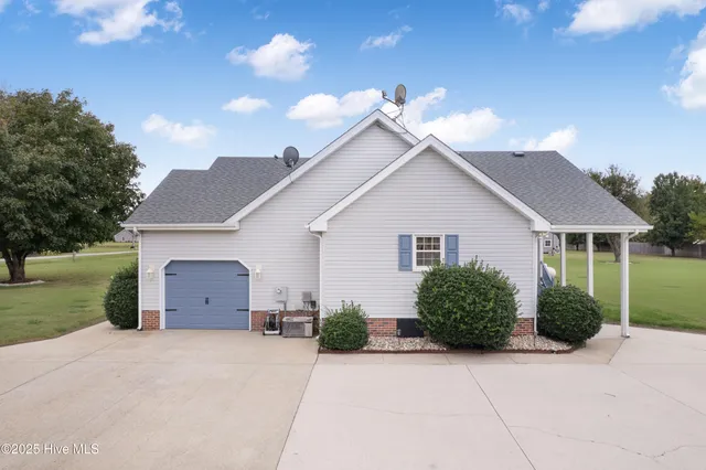 $425,000 | 122 Dozier Road, Moyock, NC 27958