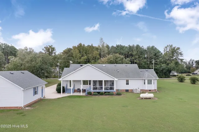 $425,000 | 122 Dozier Road, Moyock, NC 27958