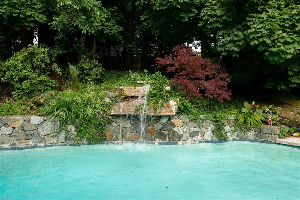 5 Curve Road Stoneham, MA 02180 - Photo 3 of 42 Gallery Image 3