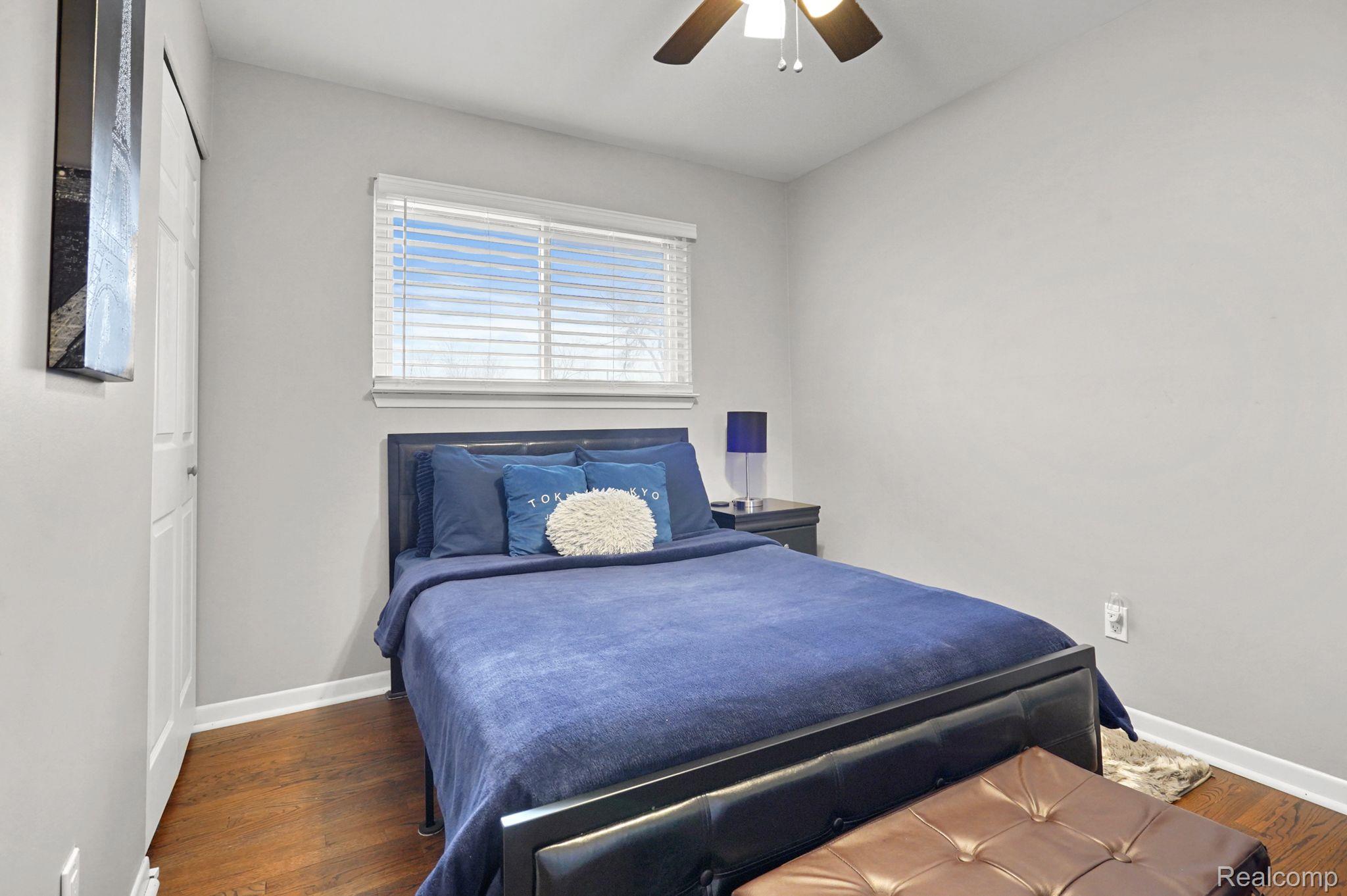 4685 Frazho Road Warren, MI 48091 - Photo 11 of 24 Bedroom 2 with hardwood floors