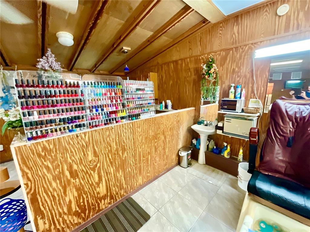 5124 Trouble Creek Road New Port Richey, FL 34652 - Photo 6 of 32 a view of an outdoor space