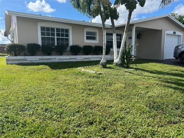 $2,900 | 5909 Northwest 67th Avenue, Tamarac, FL 33321