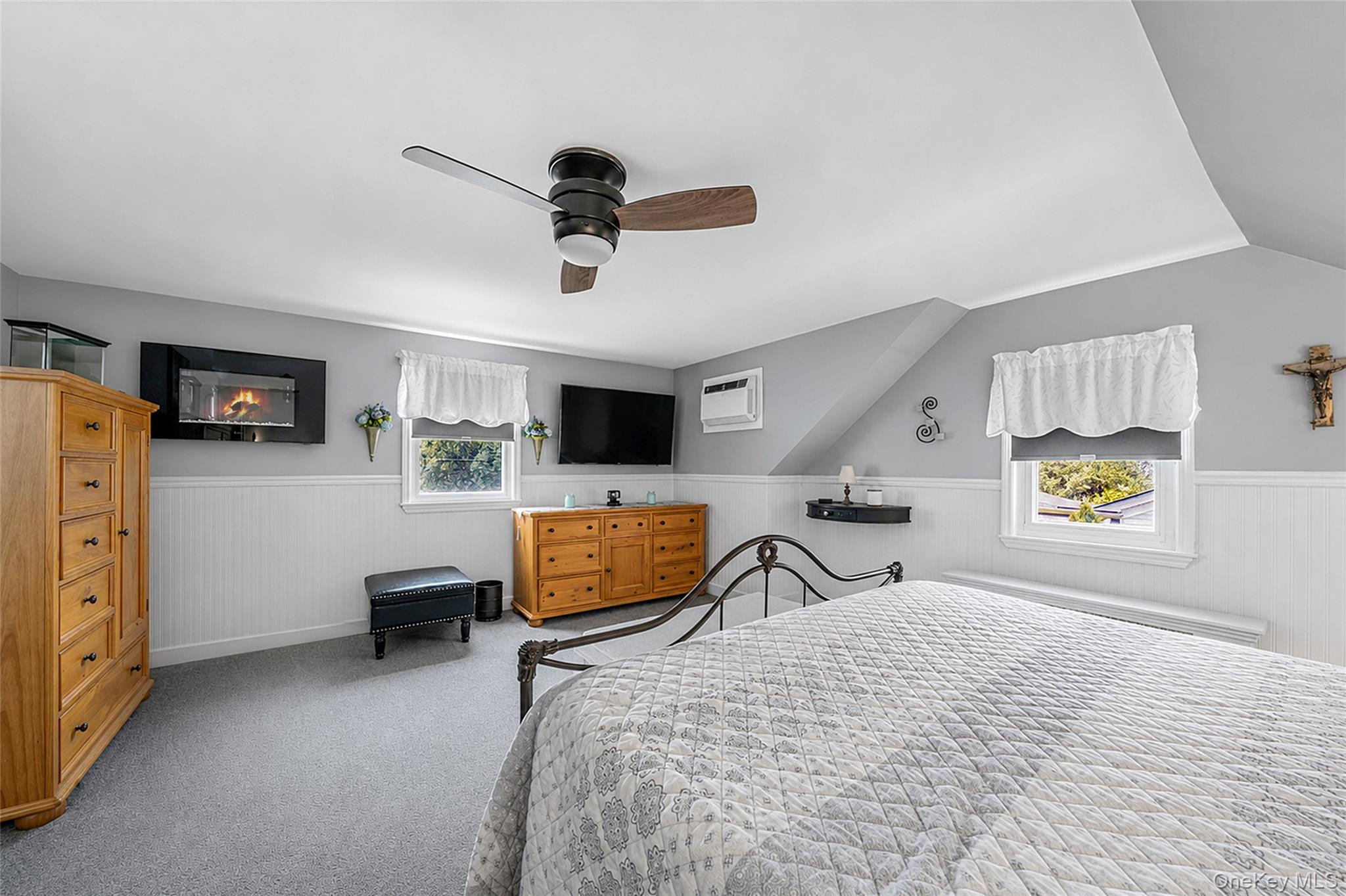 7 Farmedge Road Bethpage, NY 11714 - Photo 16 of 31 Gallery Image 16