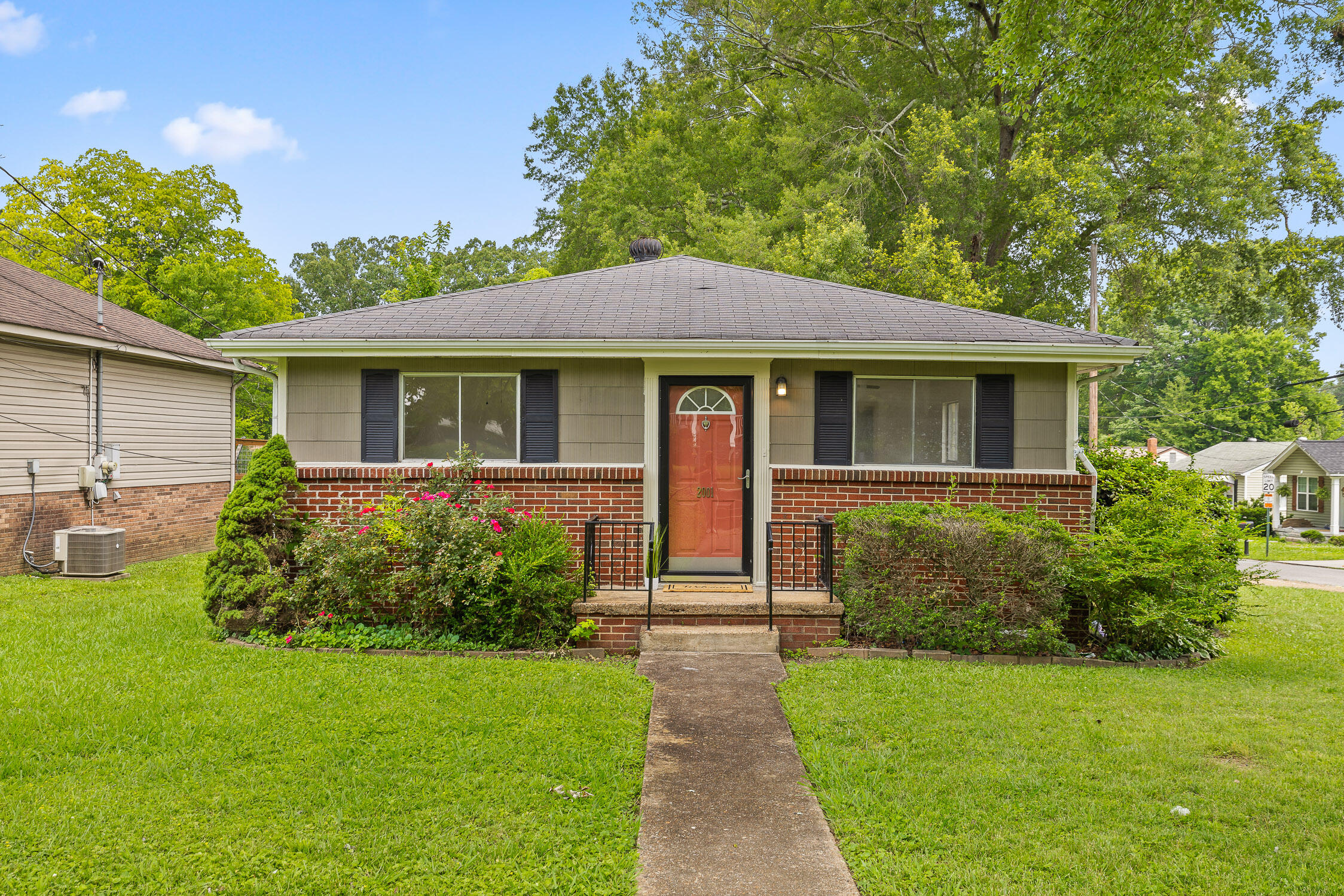 2001 McBrien Road Chattanooga, TN 37412 - Photo 2 of 39 29-McBrien-29