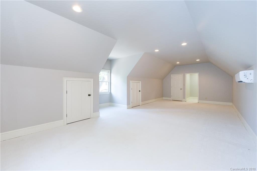 7069 Regatta Court Tega Cay, SC 29708 - Photo 23 of 28 Gallery Image 23