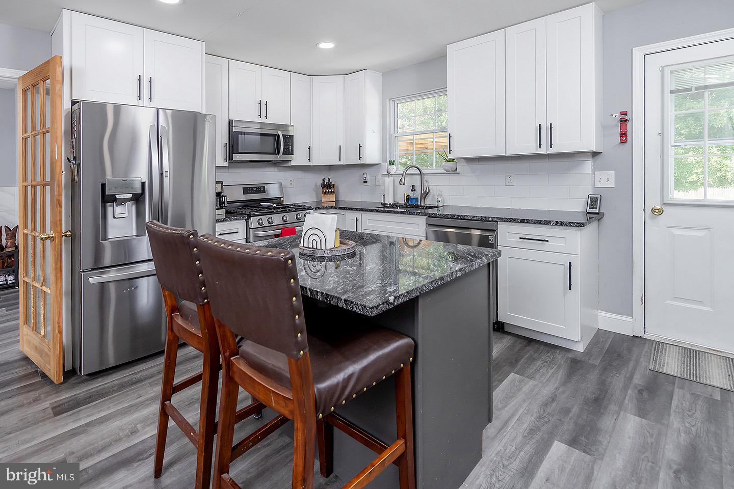 548 School House Road Williamstown, NJ 08094 - Photo 5 of 21 Kitchen Island