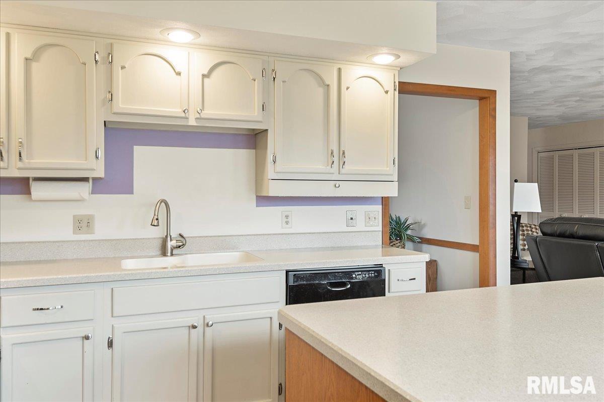 2521 Huntleigh Road Springfield, IL 62704 - Photo 13 of 41
