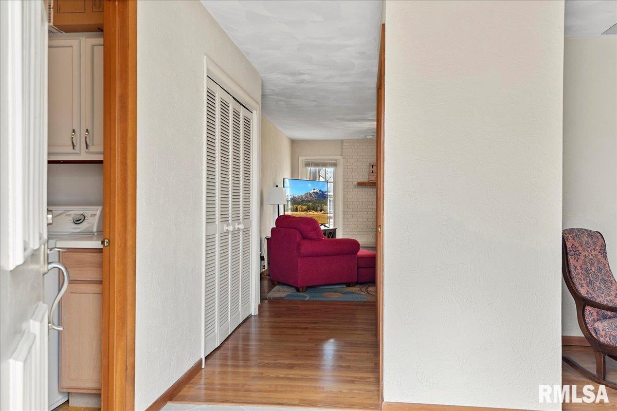 2521 Huntleigh Road Springfield, IL 62704 - Photo 2 of 41