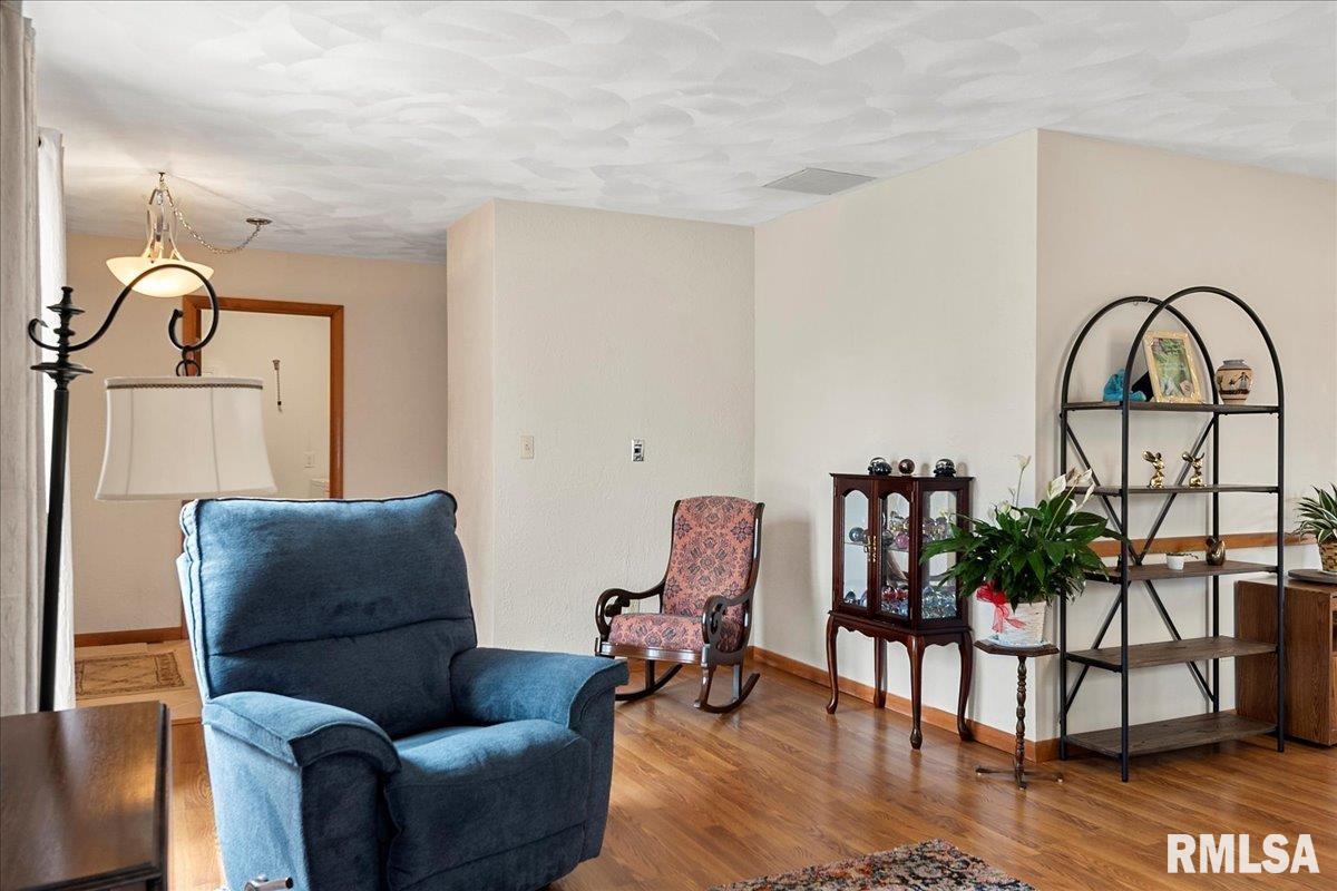 2521 Huntleigh Road Springfield, IL 62704 - Photo 4 of 41