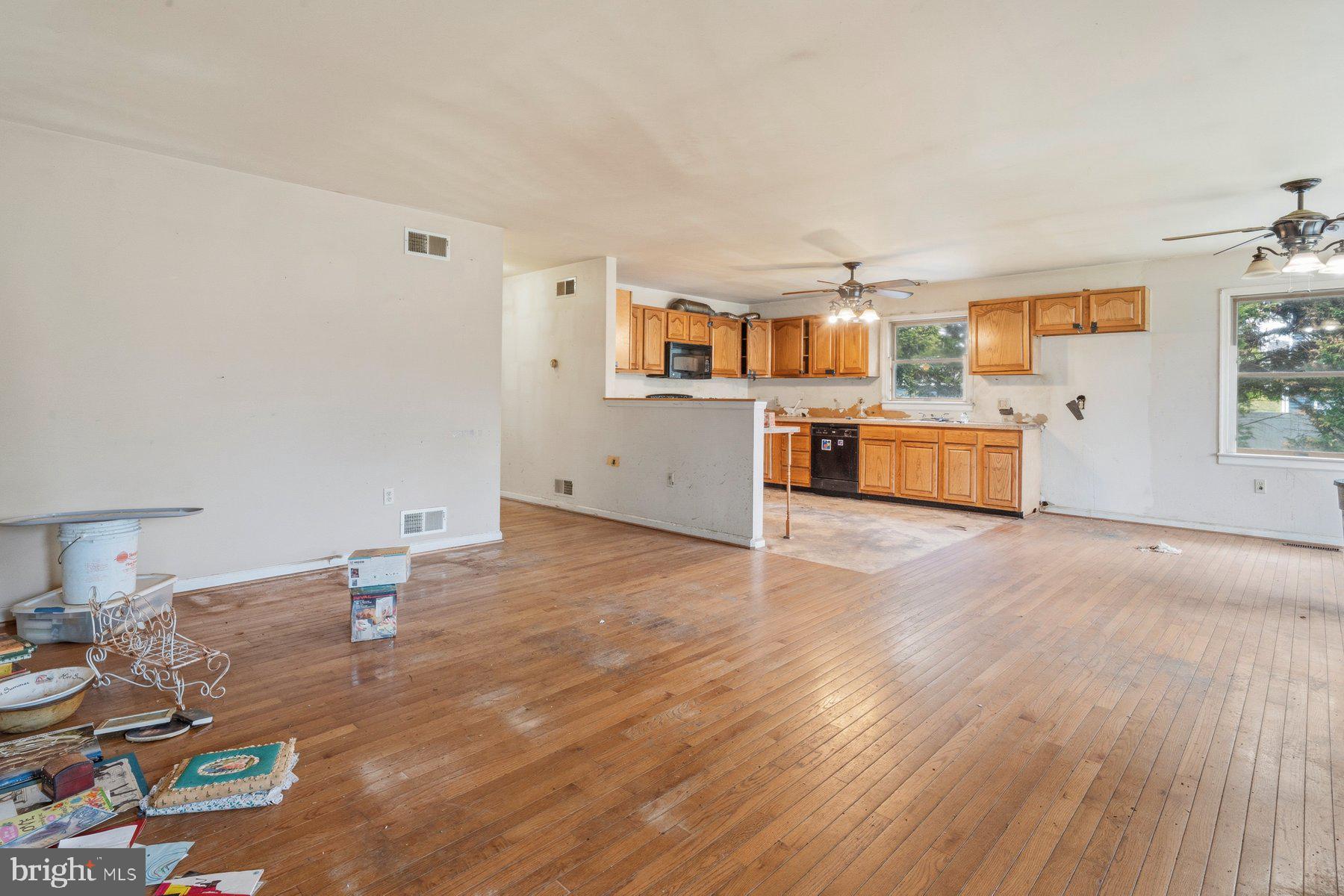 3706 Singer Street Hampstead, MD 21074 - Photo 3 of 34