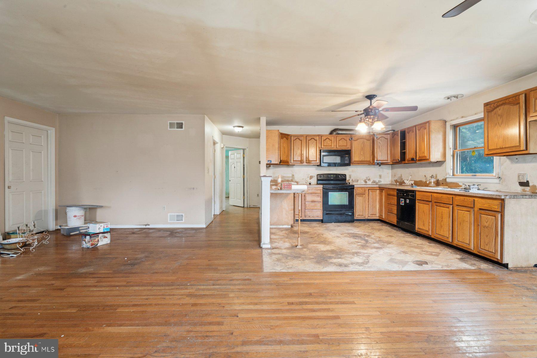 3706 Singer Street Hampstead, MD 21074 - Photo 6 of 34