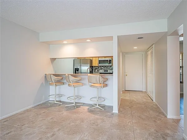 $1,600 | 28 Plantation Drive, Unit 202, Vero Beach, FL 32966