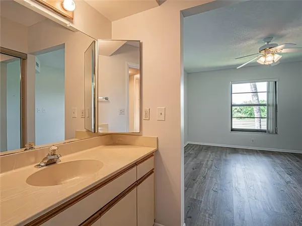 $1,600 | 28 Plantation Drive, Unit 202, Vero Beach, FL 32966