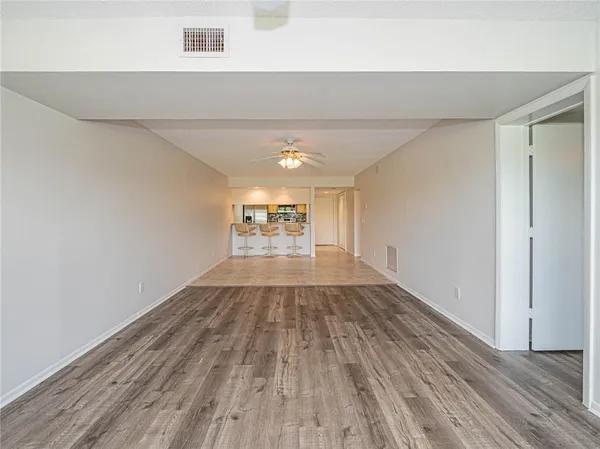 $1,600 | 28 Plantation Drive, Unit 202, Vero Beach, FL 32966