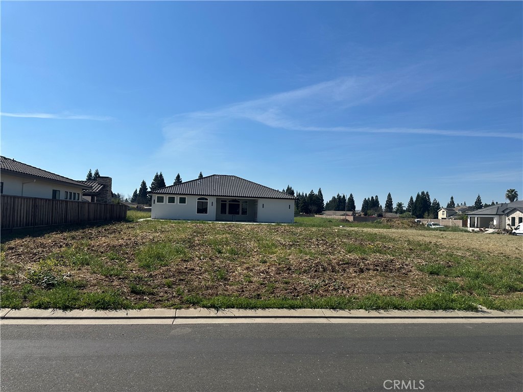 3351 Banbury Lane Merced, CA 95340 - Photo 6 of 9 a view of a house with a yard