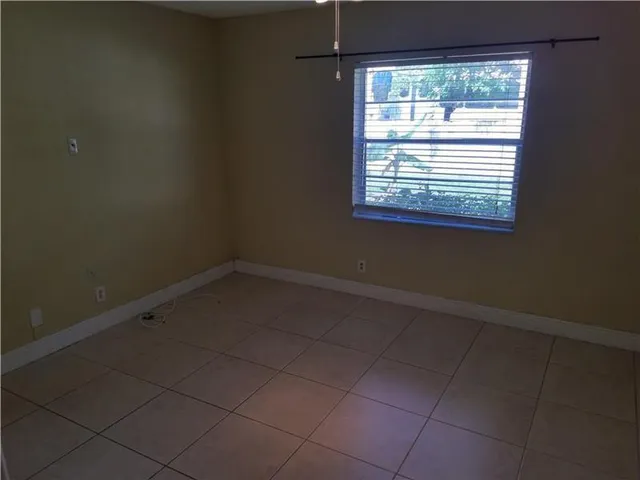 $1,950 | 8750 Royal Palm Boulevard, Unit 106, Coral Springs, FL 33065