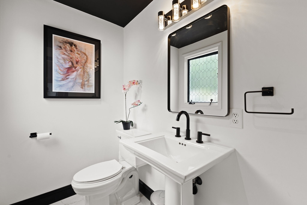 75 Narrows Road Freetown, MA 02702 - Photo 26 of 40